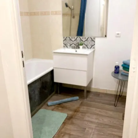 Apartment 7 People, 5 Minutes Paris, Metro, Parking *