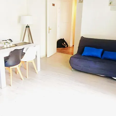 Apartment 7 People, 5 Minutes Paris, Metro, Parking Saint-Denis (Seine-Saint-Denis)